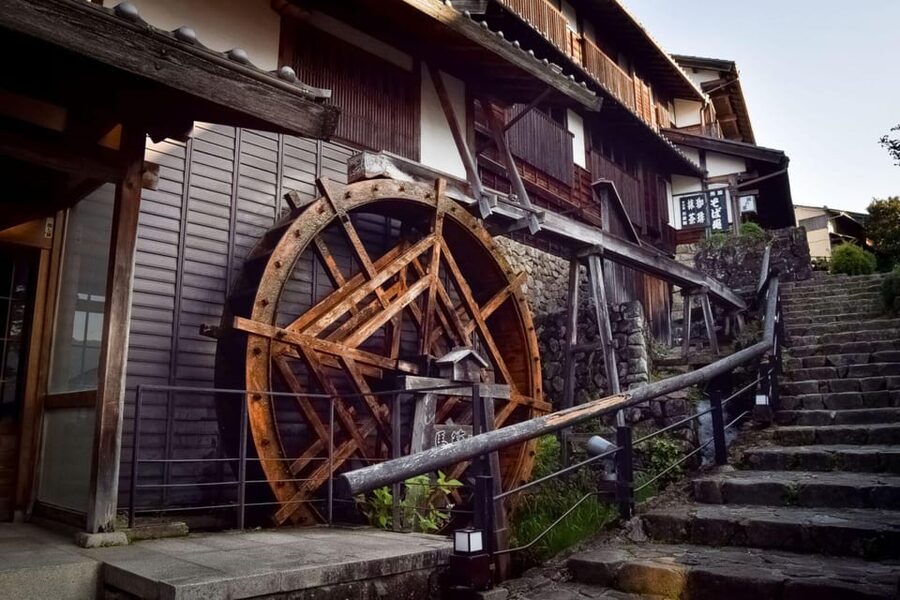 1-Day Tour from Nagoya: Hiking the Historic Nakasendo Trail - The 8-kilometer walk from Tsumago to Magome