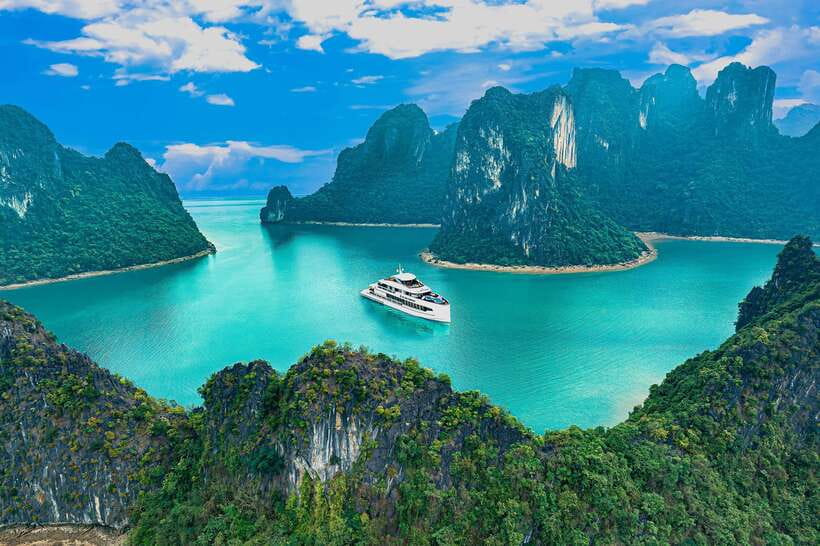 1Day 5 Stars Cruise:Swimming,Hiking & Kayaking, - Lunch among Halong Bay’s limestone islands