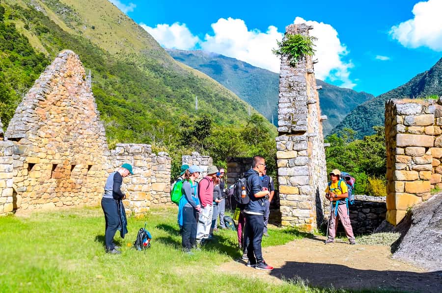 2-Day Inca Trail Hike to Machu Picchu & Panoramic Train - Why the Km 104 route is the smart short version
