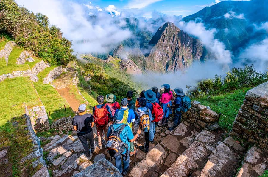 2-Day Inca Trail Hike to Machu Picchu & Panoramic Train - Wiñay Wayna is the day’s archaeological prize