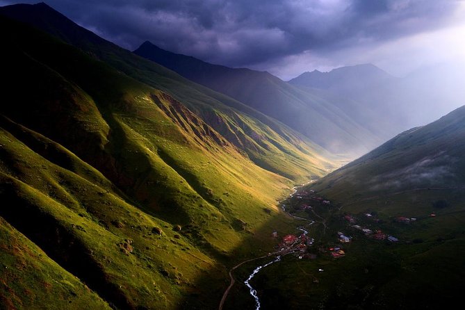 3-Day Hiking Group Tour in Kazbegi - Food, transport, and group size