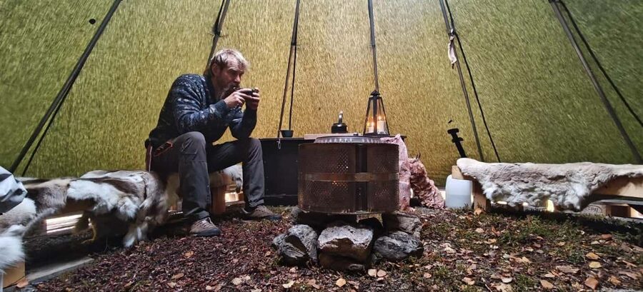 Abisko: Northern Lights Hike with Husky Puppies - Clothing, comfort, and what to bring