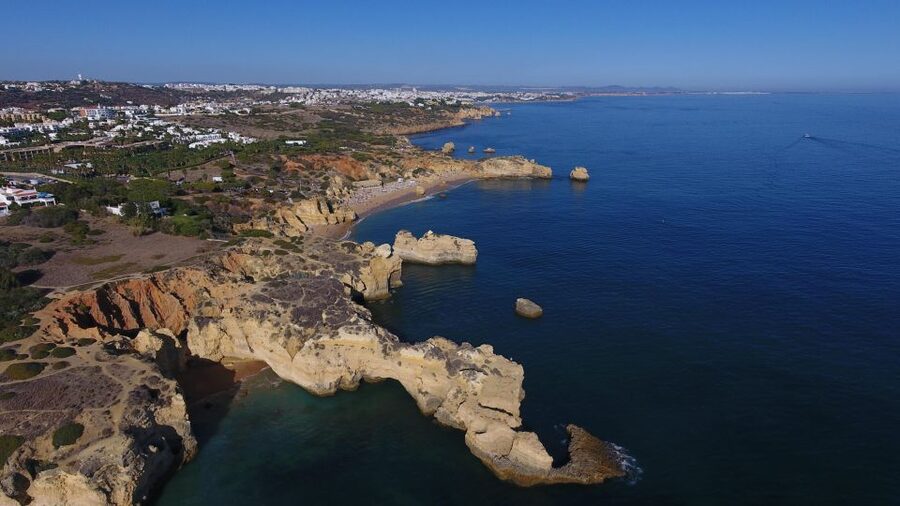 Albufeira Coastline Hiking - Small Group - What the guide adds to a short route