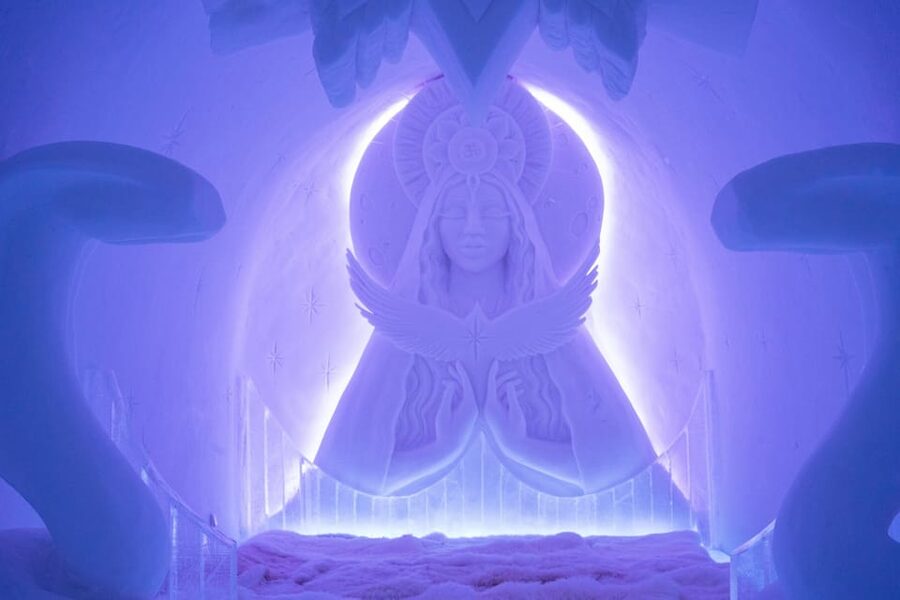 Alta: Igloo Ice Hotel and Hiking to the Frozen Waterfall. - What the hotel reveals about Arctic building