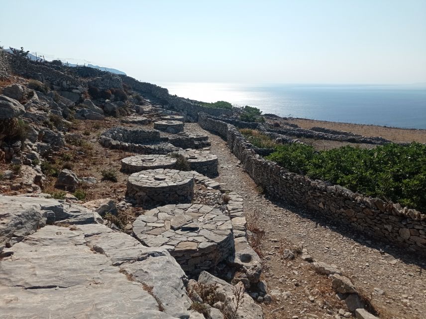 Amorgos: Guided Hike of the Panagia Hozoviotissa Monastery - The sea views and first sight of Chora
