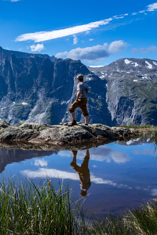 Andalsnes: Bike & Hike Adventure to Litlefjellet Summit - From the bikes at Vengedalen to the trail