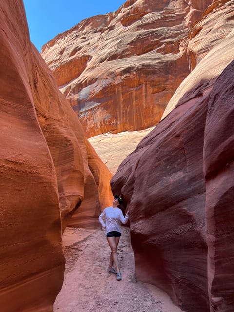 Antelope Canyon Lake Powell: Guided Kayaking & Hike Tour - The paddle back and the role of the guides