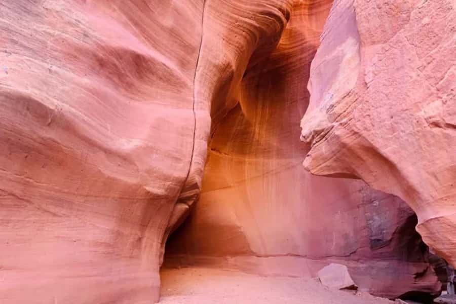 Antelope Valley: Ligai Si Anii Canyon Hiking Tour - The two stairwells and steep sidewall