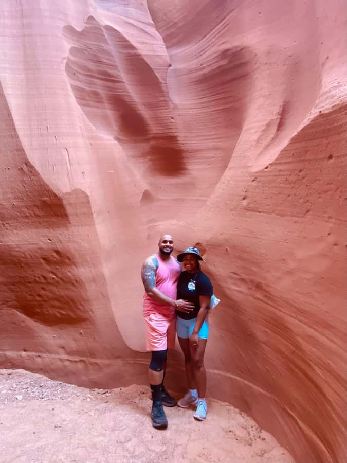 Antelope Valley: Ligai Si Anii Canyon Hiking Tour - A guide who connects the canyon to Navajo life