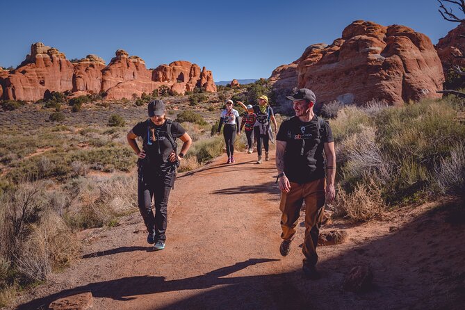 Arches Full Day Private Tour & Hike - Devils Garden: five hours of trail choices