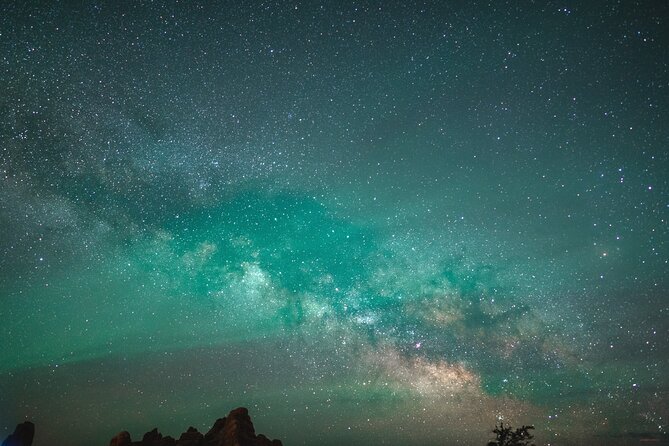 Astro-Photo, Hiking and Stargazing Tour in Arches National Park - Learning to photograph the Milky Way