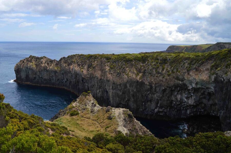 Baías de Agualva hiking - Terceira island - What the coastal route feels like underfoot