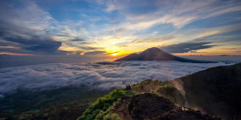 Bali: Mount Batur Sunrise Hike Guided Tour - Fumaroles and the Volcanic Ridges