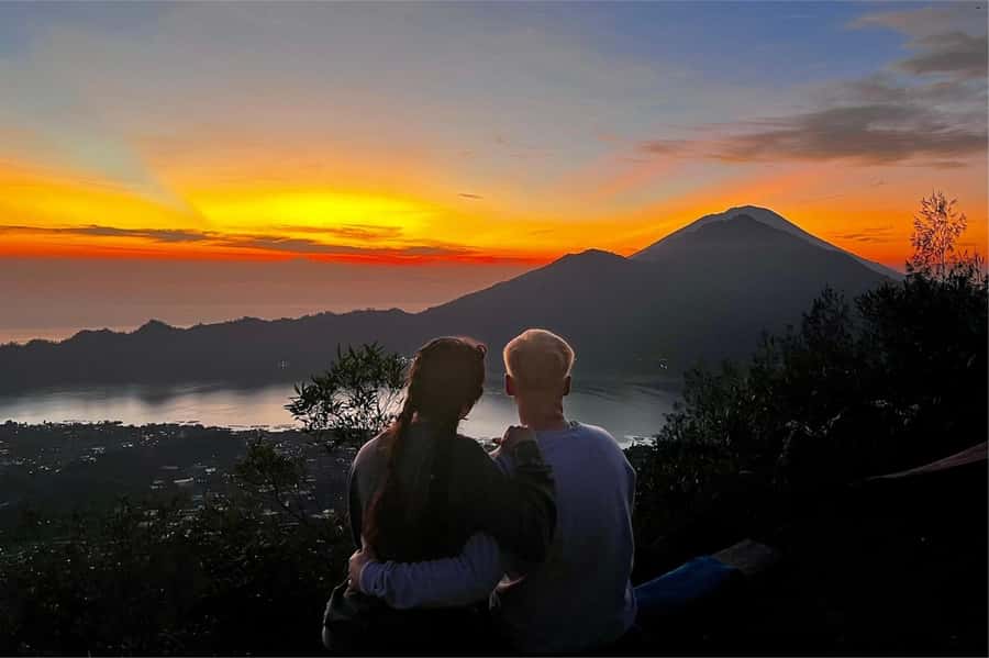 Bali: Mount Batur Sunrise Hike Including Transfer & All Cost - The steep section after the halfway break
