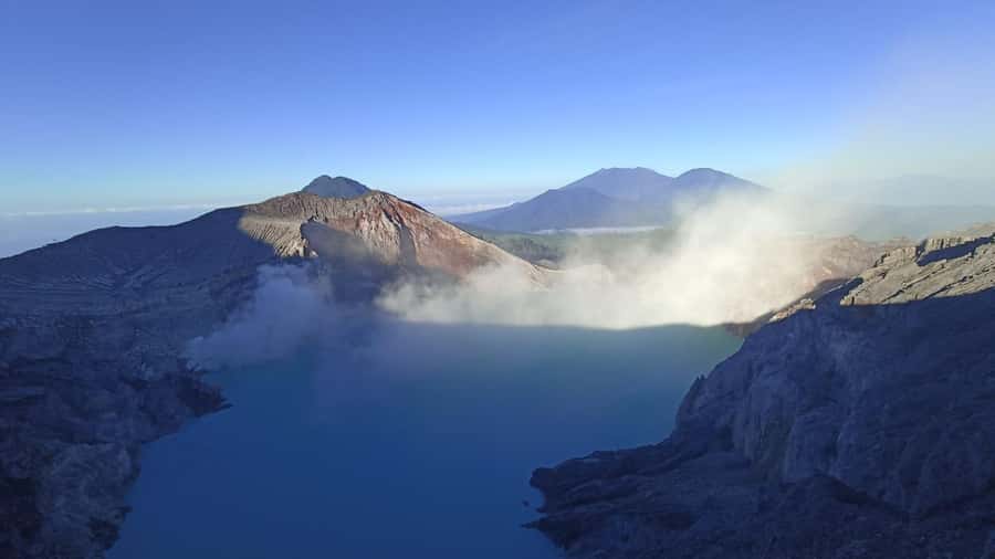 Bali or Banyuwangi: Mount Ijen Blue Fire Hiking - Coffee, safety briefing, and the first hour on foot