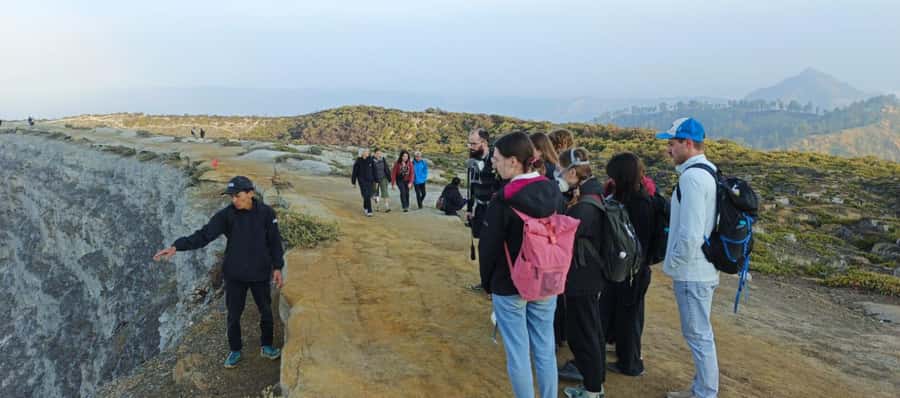 Bali or Banyuwangi: Mount Ijen Blue Fire Hiking - Who should book this Mount Ijen experience?