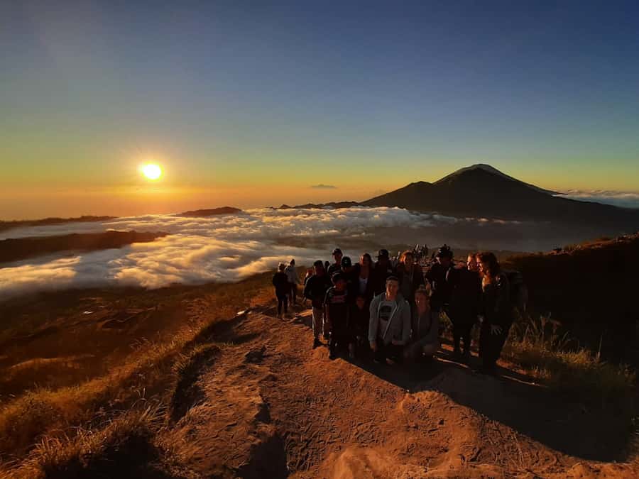 Bali: Sunrise Hike at Mount Batur with Bali Swing - Sunrise above Bali and Lombok