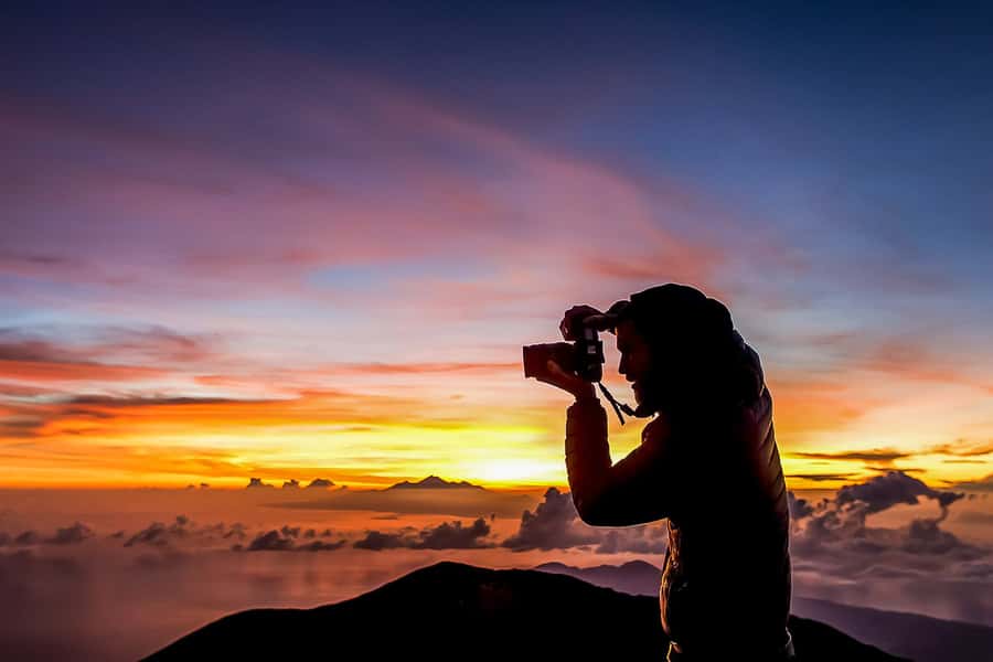 Bali: Sunrise Mount Batur Guided Hike with Breakfast - Sunrise above Lake Batur