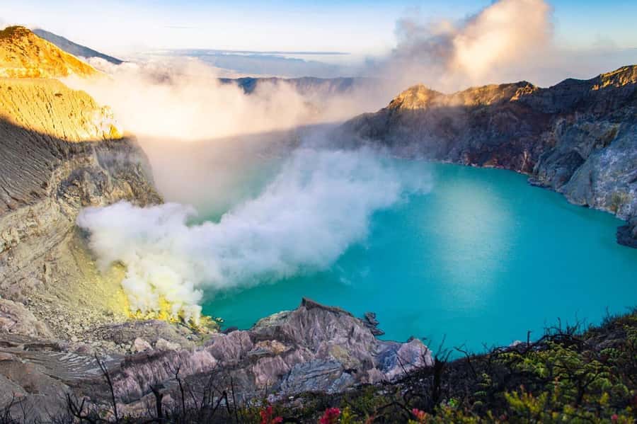 Banyuwangi : Mt Ijen Hike, Blue Fire & Panoramic Lake Guided - What to bring for the night