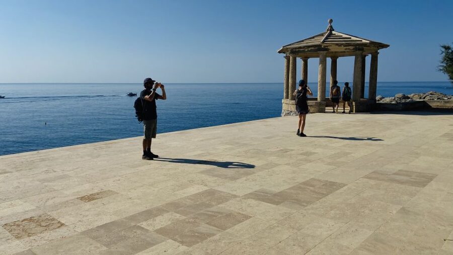 Barcelona: Costa Brava Easy Hike, Snorkel, Cliff-Jump & Meal - Who Should Book This Day