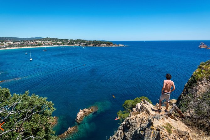 Barcelona: Costa Brava Easy Hike, Snorkel, Cliff-Jump & Meal - Optional cliff jumping at different heights