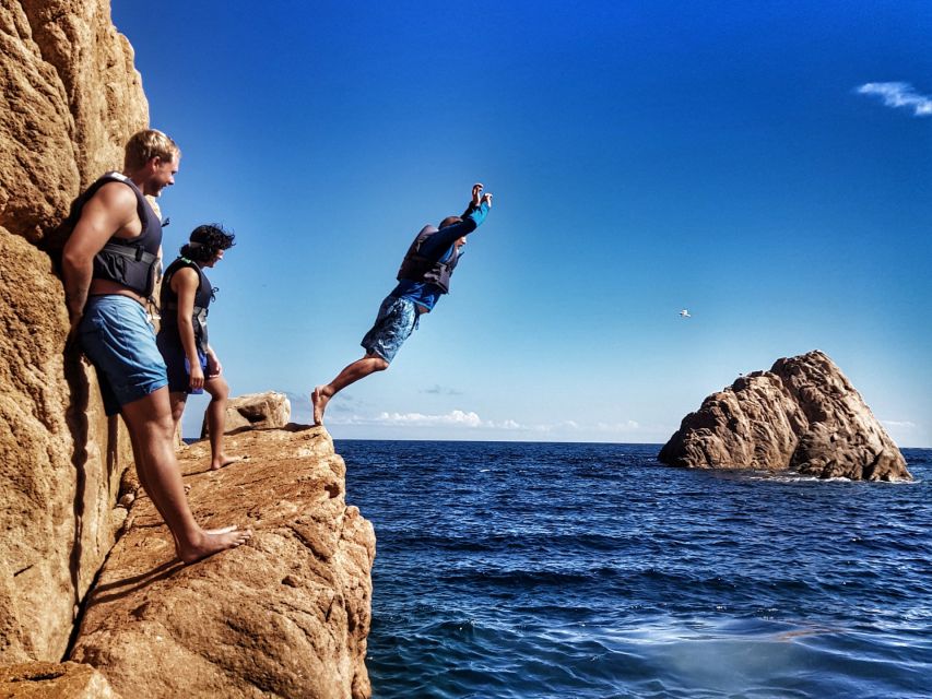 Barcelona: Costa Brava Hiking, Sea Kayaking & Lagoon Dipping - Walking El Camino de Ronda near Sant Feliu de Guíxols