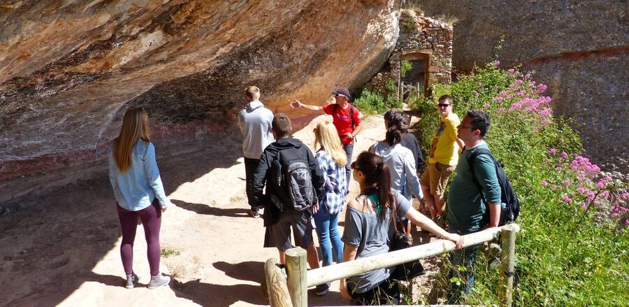Barcelona: Half-Day Montserrat Monastery and Mountain Hike - Weather, fitness, and practical preparation