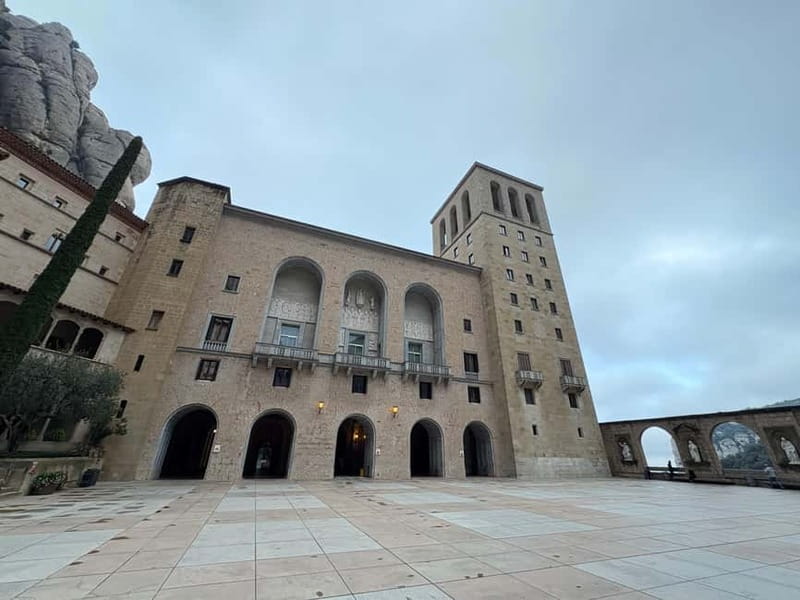 Barcelona: Montserrat afternoon tour, easy hike & boys choir - Sunset light, mountain views, and the limits of the schedule