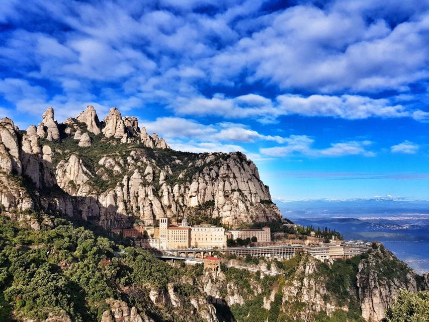 Barcelona: Montserrat Hiking Experience and Monastery Visit - Entering Montserrat Basilica and seeing La Moreneta