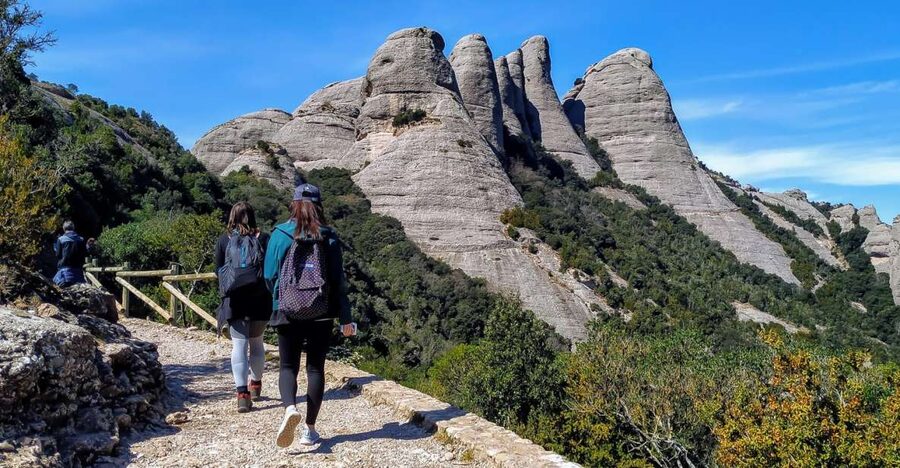 Barcelona: Montserrat Monastery & Hiking Off the Beaten Path - What your guide adds to the walk