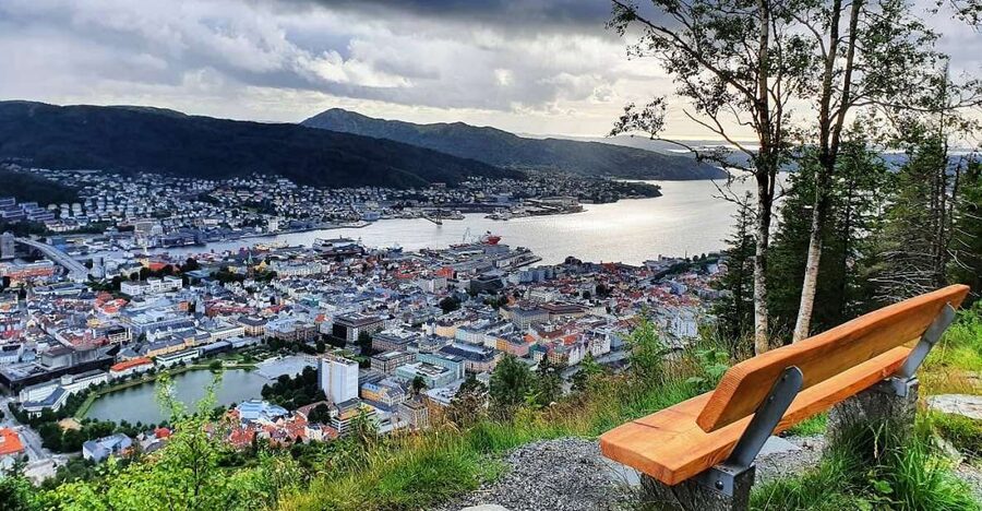 Bergen: Guided mountain hike on top of Bergen - Why this is one of Bergen’s better half-day choices