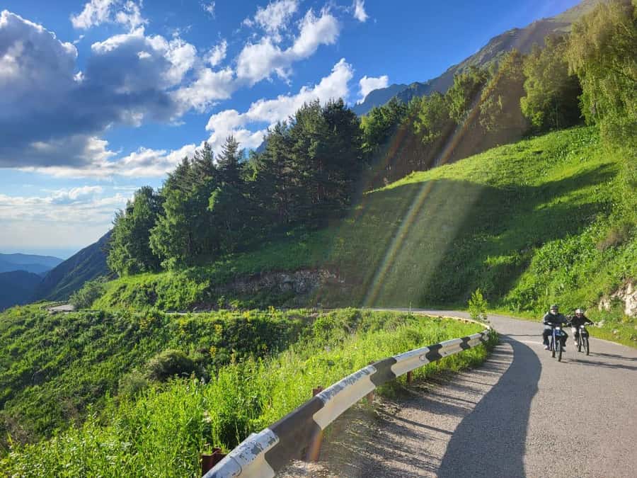 Big Almaty Lake Tour with Optional Hike - Choosing the right version for you