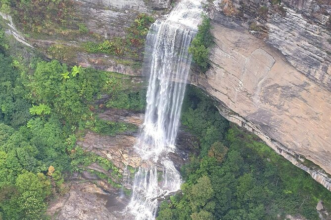 Blue Mountains Express includes Three Sisters Hiking Option - A full day from Sydney to the Three Sisters