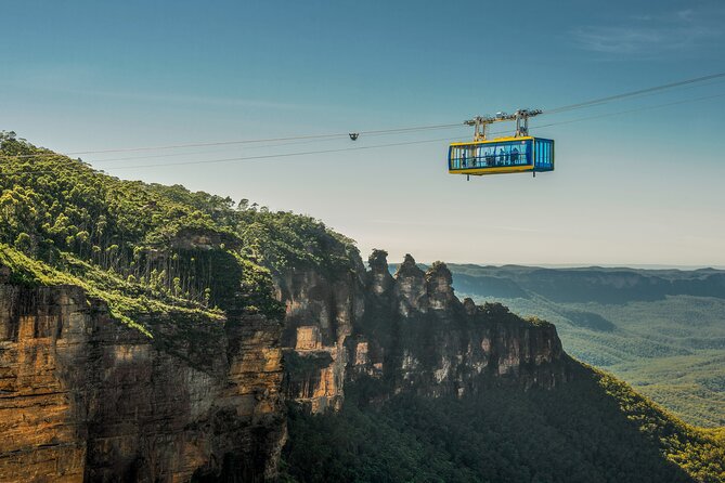 Blue Mountains Express includes Three Sisters Hiking Option - The morning pickup and coach ride
