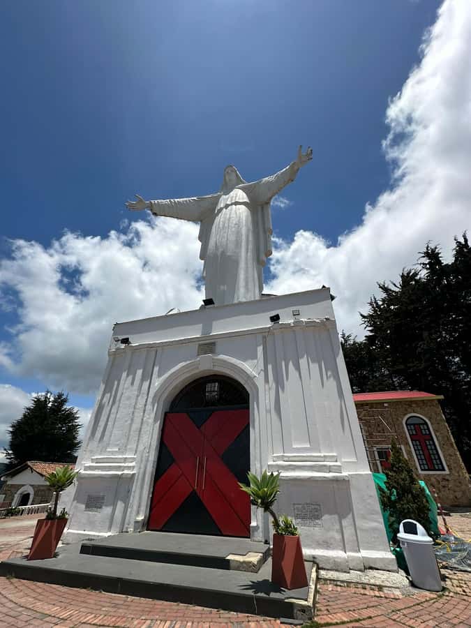 Bogota: Hike to La Chorrera Waterfall, El Chiflón and Guadalupe Hill - El Chiflón: the short walk with the big splash