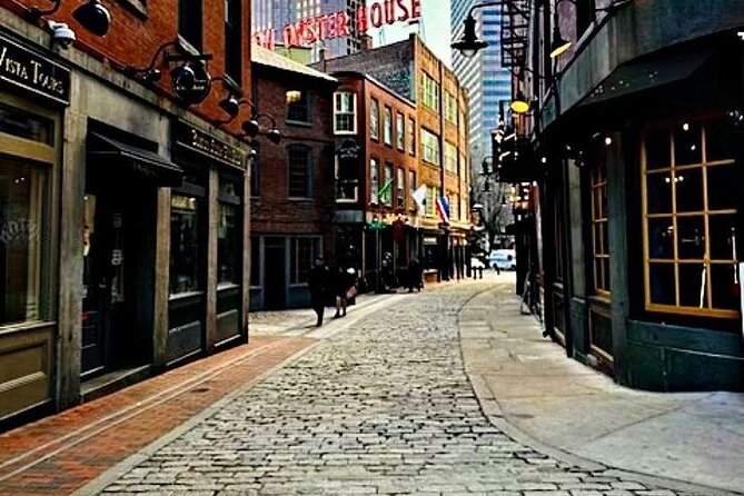 Boston Freedom Trail Walking Tour with Costumed Guide - Samuel Adams, Faneuil Hall, and the end of the central route