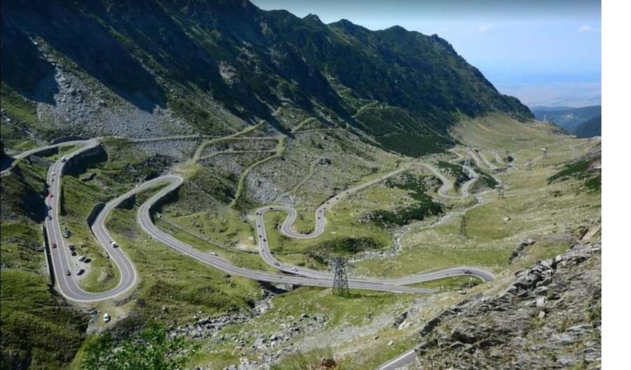 Brașov: Carpathian Mountains Guided Hike with Pickup - Guides who make the difference