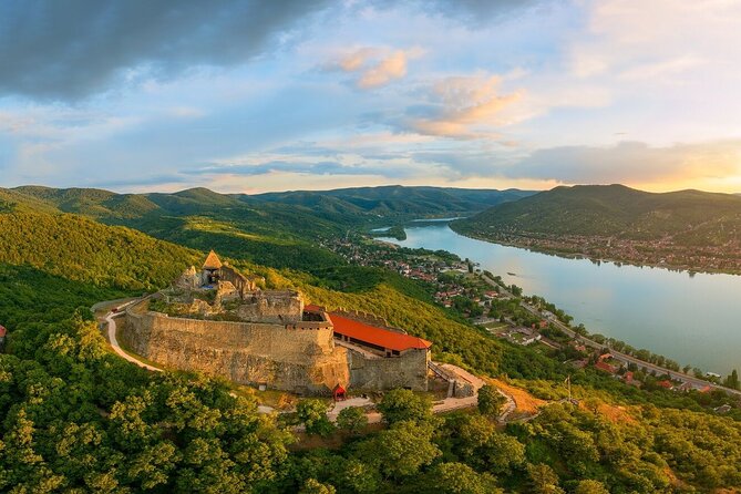 Budapest Hike to Visegrád Castle w or wo Sauna/Danube beach - Lunch with Hungarian dishes, not a packaged meal
