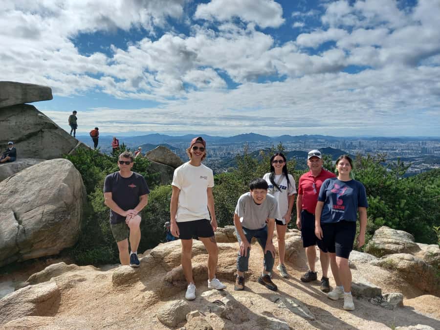 Bukhansan mountain hiking tour - 6 hours - Who should book this hike