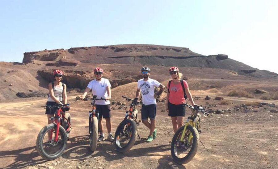 Caleta de Fuste/Corralejo: Guided E-Bike Tour & Crater Hike - Majanicho and the northern coast return