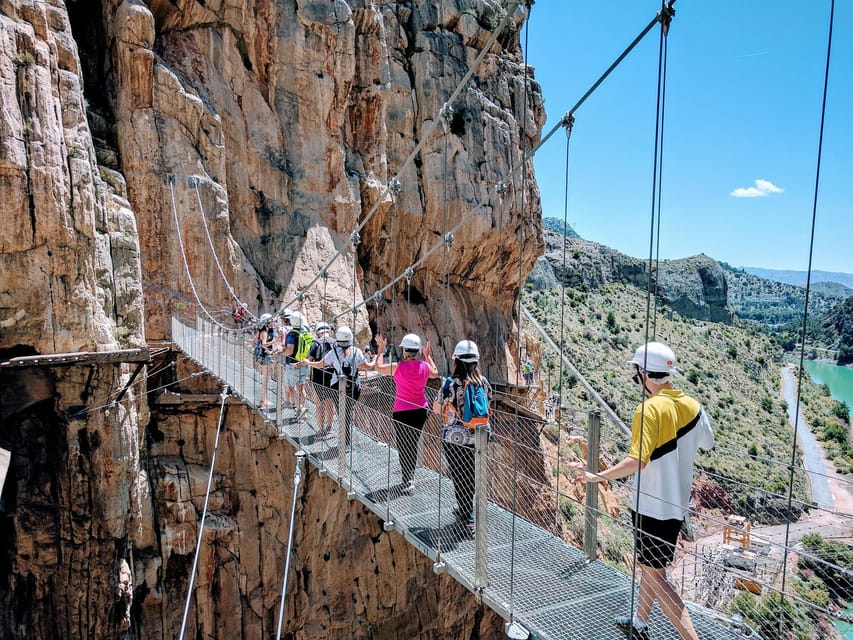 Caminito del Rey: Guided Hiking Tour with Entrance Tickets - What to wear and carry for the gorge
