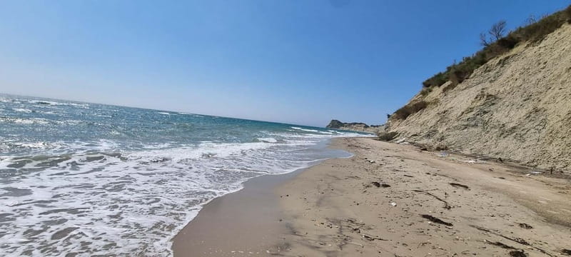 Cape of Rodon, Hiking to Castle, Beach, Wine testing tour! - Hiking along the cape for about 70 minutes