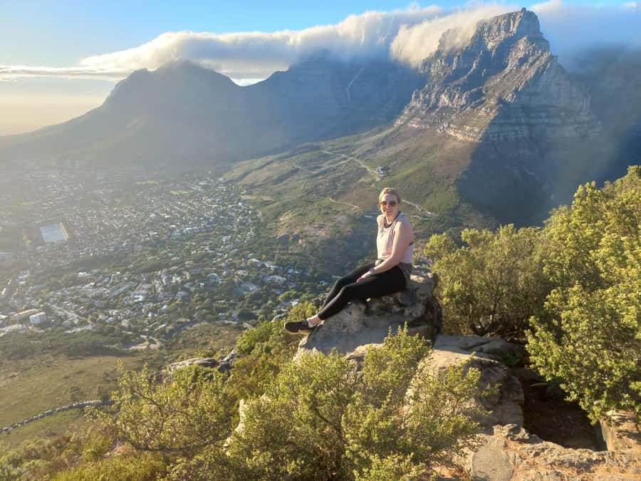 Cape Town: Lion's Head Sunrise Hike - Reaching the summit before the sun