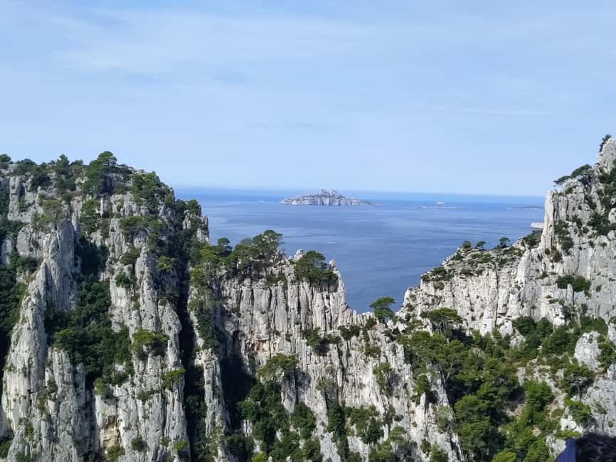 Cassis: 3 Calanques Half-Day Hiking Tour with Swimming - Meeting the guide at Port-Miou