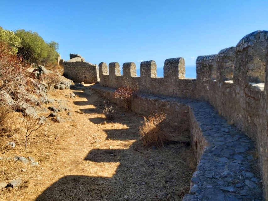 Cefalú: La Rocca Archaeological Park Guided Hiking Tour - From Cefalù’s alleys to the Rocca entrance