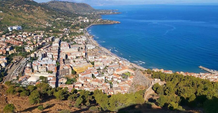 Cefalú: La Rocca Archaeological Park Guided Hiking Tour - What to bring for the two-hour route