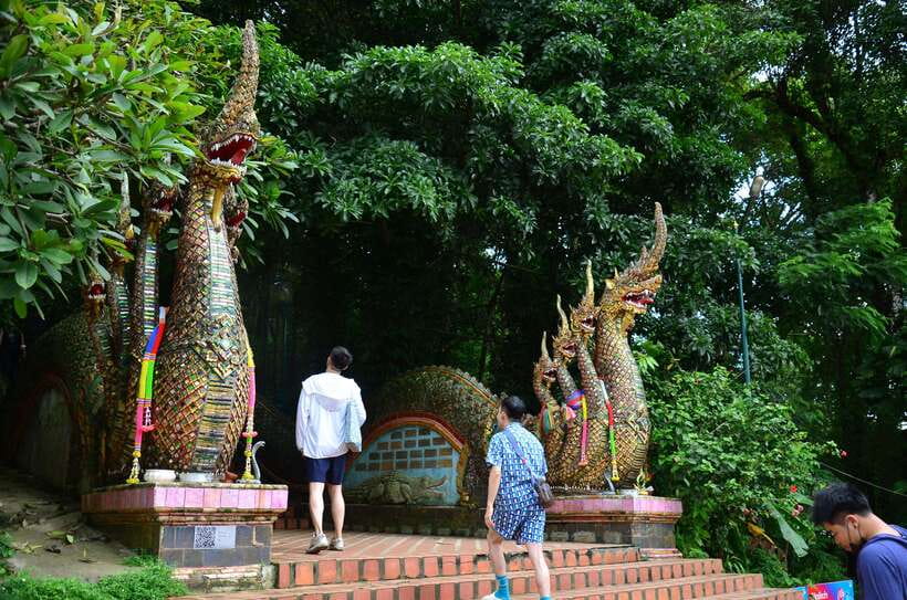 Chiang Mai: Hike on Monk’s Trail and Doi Suthep Private Tour - Wat Pha Lat, a calm stop in the trees