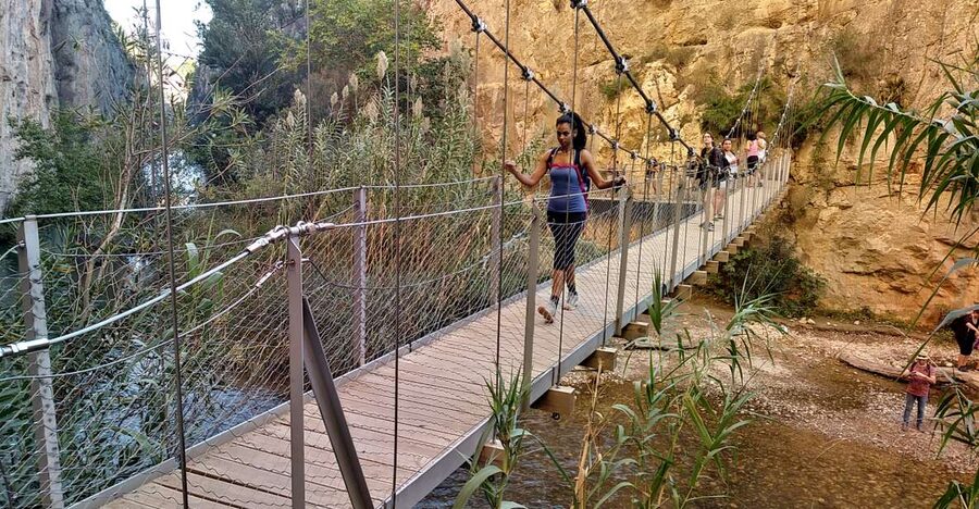 Chulilla: Hanging Bridges & Canyon Private Hiking Day Tour - The Turia canyon and the first suspension bridges