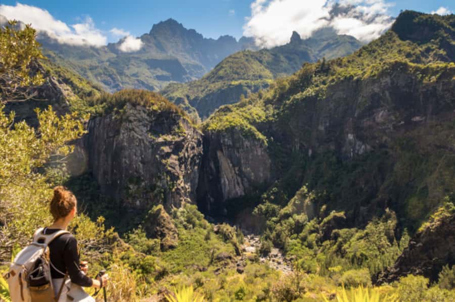 Cilaos: La Chapelle Hiking Experience - Starting in Cilaos, with the mountains close at hand