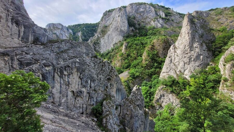 Cluj Napoca: Climbing or Hiking Experience in Turda Canion - Why Turda Gorge makes a good climbing day